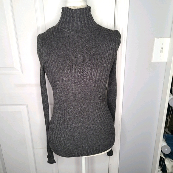 Zara Dark Grey turtle neck long sleeve - Picture 3 of 9